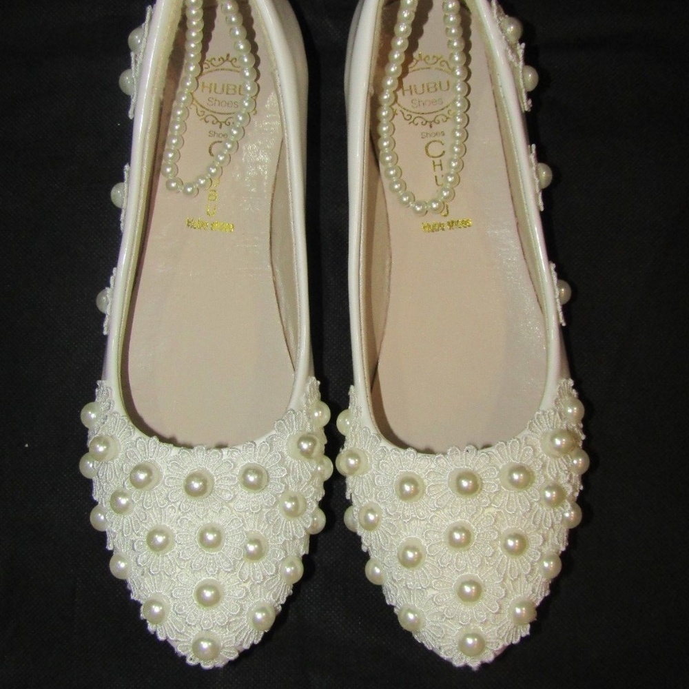 CHUBU Shoe Ivory Patent Leather Pearl Ankle Straps